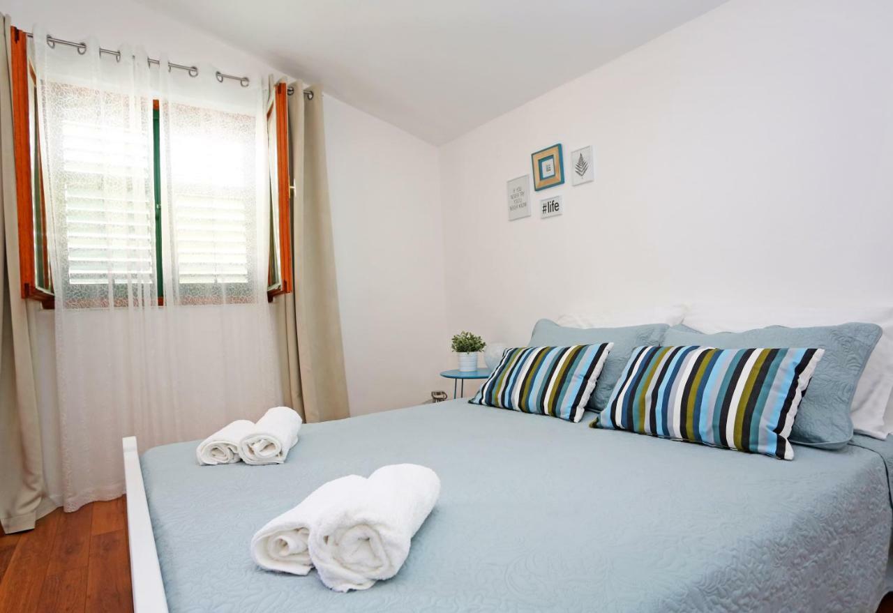Apartments Tona Zaboric Buitenkant foto